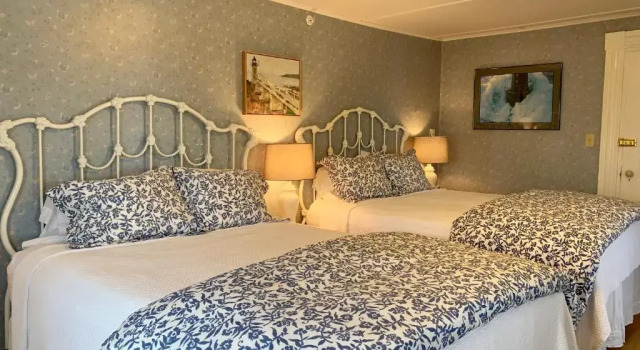 Четырёхместный номер Deluxe Seaside Inn