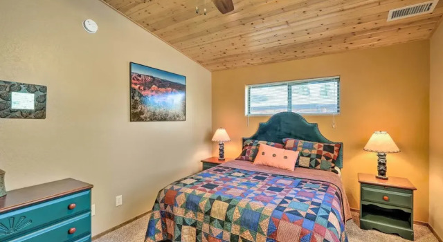 Коттедж Deck & Scenic Views: Munds Park Cabin!