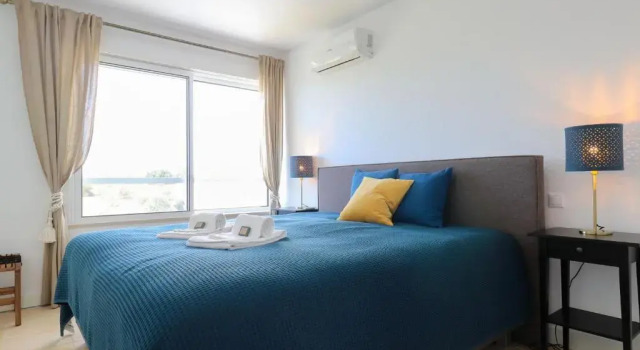 LovelyStay - Divine 3BDR Duplex House w/ Pool & Garden, Rezerwuj Hotel Hotele w Algarve z parkingiem, Parking