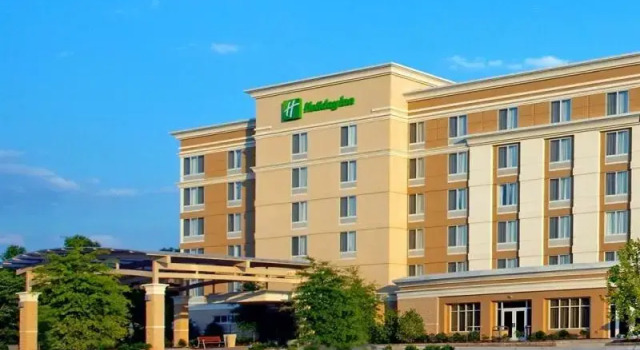 Четырёхместный номер Standard Holiday Inn Raleigh Durham Airport by IHG