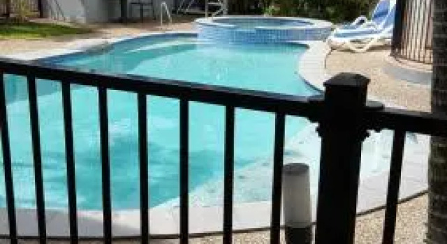 Studio Apartment Mooloolaba Beach Holiday Management, Забронировать Апартаменты/квартира Отели Мулулаба с парковкой, рядом с Пристань для яхт в Мулулаба, Парковка
