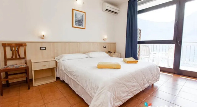 Hotel Castell, Забронировать Отель Отели Лимоне-суль-Гарды с бассейном, рядом с Bike Path Limone sul Garda, Бассейн
