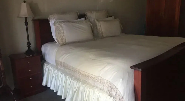 Carlyle House B&B, Prenota Bed & breakfast Rutherglen Murray River
