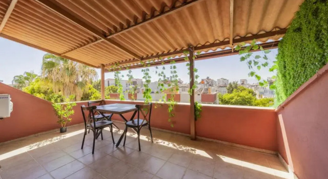 Апартаменты Central Flat near Shore in Muratpasa with Terrace