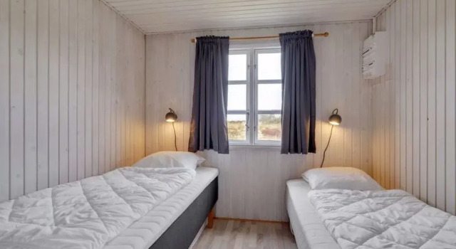"Bratko" - 475m from the sea in Western Jutland, Book Hotel Hotels in Fano with Parking, Parking