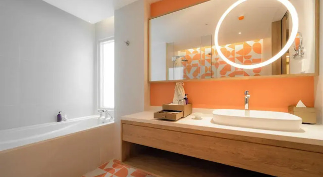 Двухместный семейный люкс Deluxe Centara Karon Resort Phuket