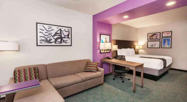 Двухместный номер Deluxe La Quinta Inn & Suites by Wyndham Lafayette Oil Center