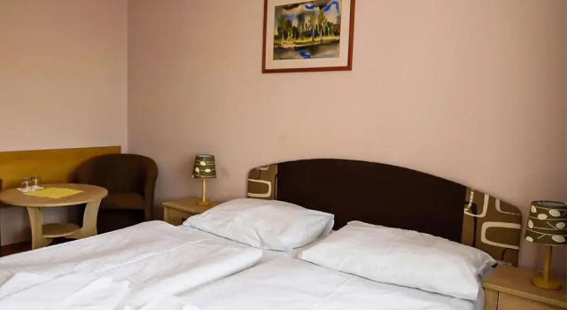 Hotel Atrium, Rezervovat Hotel Hotely v Malacky s parkováním, Parkování