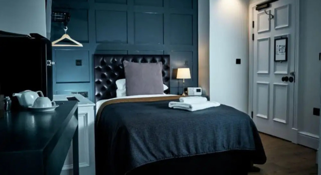 Одноместный номер Standard The Browns Hotel