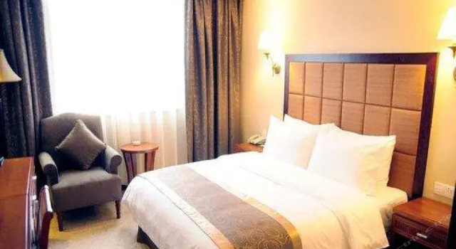 Meishan Hotel (Sansu Temple Wanda Plaza Branch), Book Hotel Hoteller i Meishan med pool, Swimmingpool