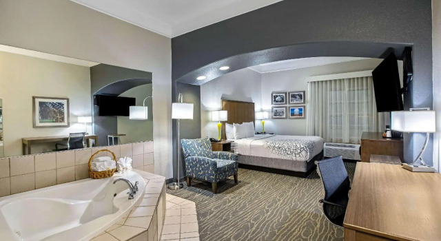 Двухместный люкс Deluxe La Quinta by Wyndham Manteca - Ripon