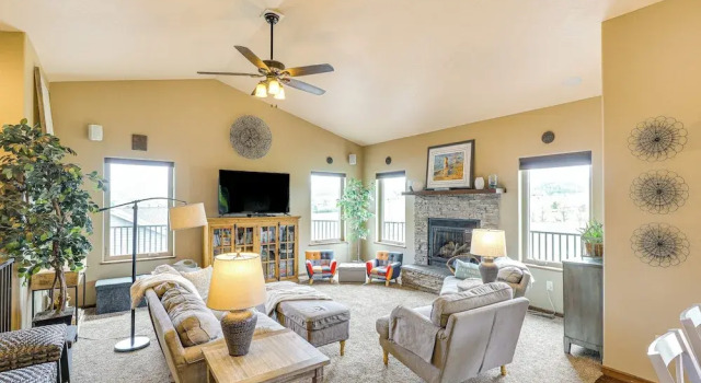 Spearfish Retreat w/ Fireplace + Mountain Views!, Забронировать Дом для отпуска Спирфиш 