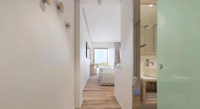Standard Double room with balcony and with sea view Hotel Moré