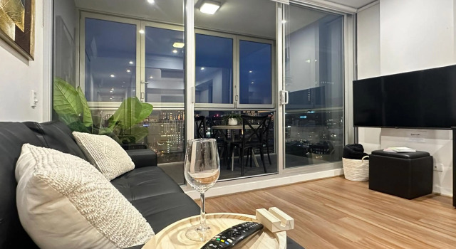 CBD Penthouse View Apartment