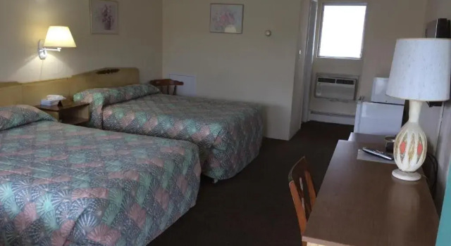 Двухместный номер Standard с видом на бассейн Crystal Sands Motel