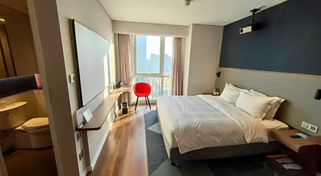 Двухместный номер Standard с видом на озеро Holiday Inn Express Liyang Huafu by IHG