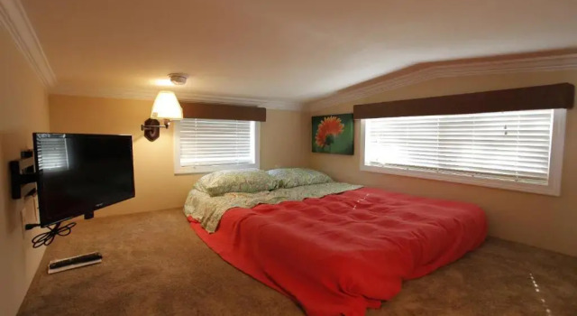 Lake Magic Loft Cottage 11, Buchen Sie Ferienhaus Hotels in Four Corners mit Pool, Schwimmbad