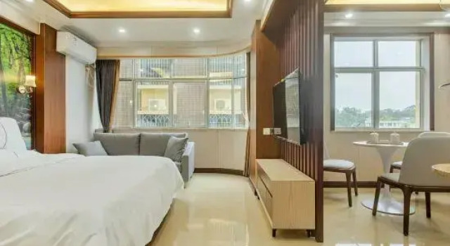 Люкс Xinhuilai Hotel (Shenzhen Yangtaishan Store)