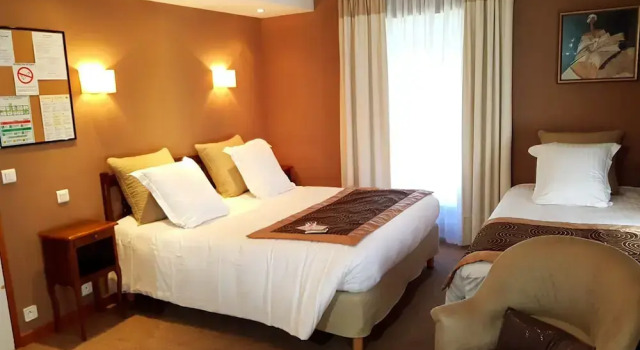 Трёхместный номер Standard Brit Hotel Essentiel Pontivy Robic