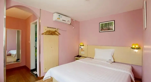 Двухместный номер Standard 7 Days Inn Sanya Bay Danzhou Community Branch