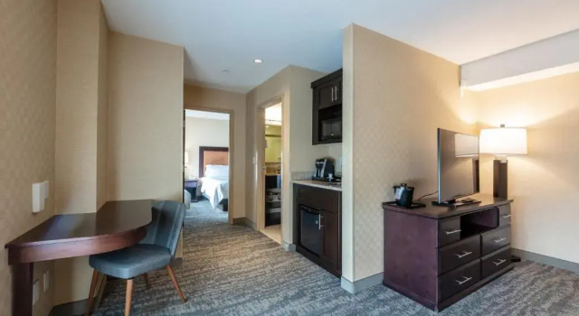Номер Deluxe Holiday Inn Express & Suites Riverport Richmond by IHG