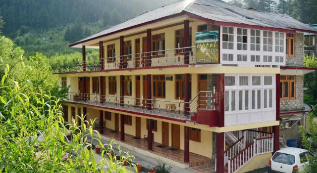 Hotel Chetna & Cottages, Забронировать Отель Отели Манали с парковкой, Парковка