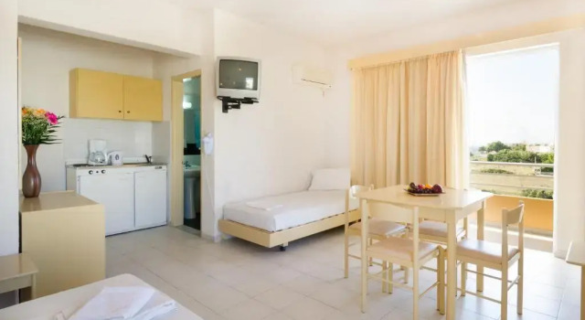 Студия Eugenia Studios & Apartments
