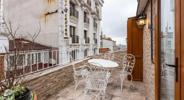 Splendid Flat With Terrace Near Istiklal Street, Забронировать Апартаменты/квартира Апартаменты Стамбула, рядом с Улица Истикляль, Апартаменты/квартира