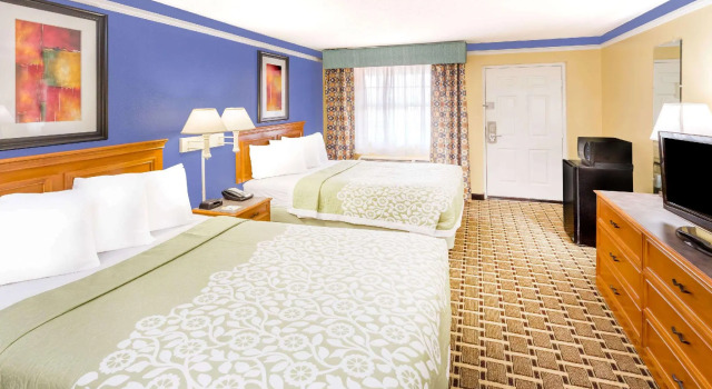 Четырёхместный номер Standard Days Inn by Wyndham Little Rock/Medical Center
