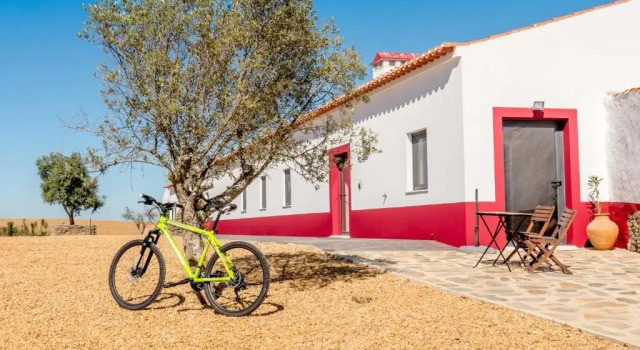 Fontes Bárbaras Enoturismo, Prenota Hotel Hotel a Alentejo con parcheggio, Parcheggio