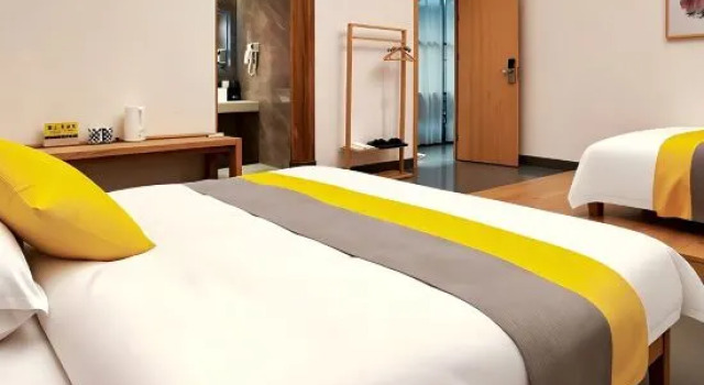 Кровать в общем номере Xiyuan Xiangyu Inn  Wudian