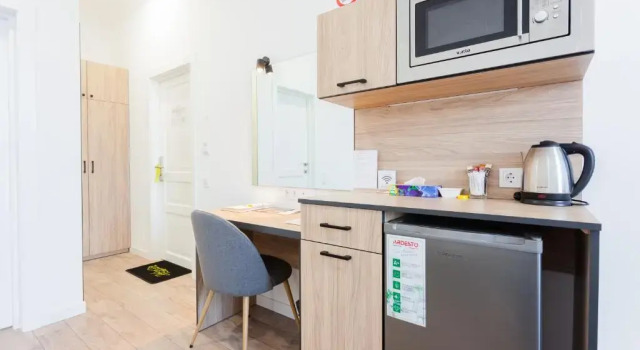 Студия с видом на улицу Partner Guest House Крещатик
