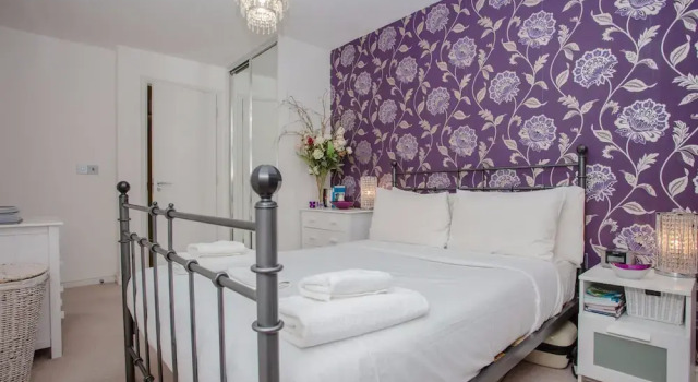 Beautiful Spacious Apartment with Private Balcony