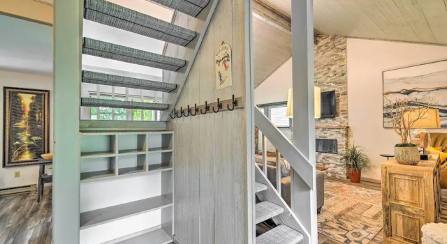 Cortland Abode: 1 Mi to Greek Peak Mountain Resort, Забронировать Курортный отель Курортные отели Вирджил, Курортный отель