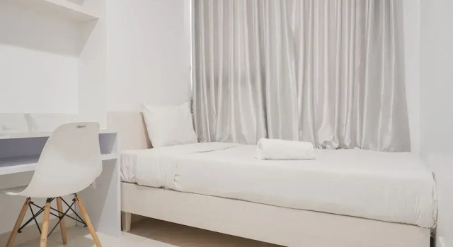 Stunning And Strategic 2Br Gold Coast Apartment Near Pik