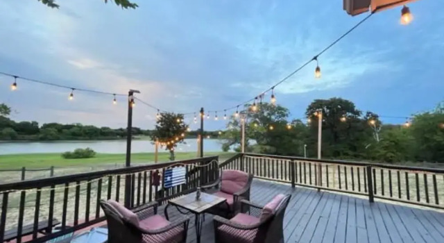 Коттедж Beautiful Kayewood Waterfront Retreat