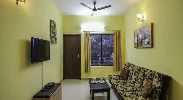 OYO 10726 Home Modern Pool View 2BHK Vagator, Varaa Hotelli Vagator Pohjois-Goa