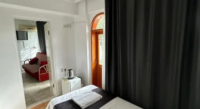Трёхместный семейный номер Standard Adasea Hotel