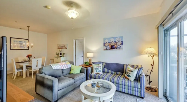 Pool Access & Easy Beach Days! Lewes Unit w/ Patio, 예약 아파트 루이스 