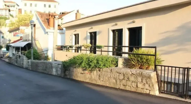 City & Sea Escape A Perfect Stay in Herceg Novi, Забронировать Отель Герцег Нови , рядом с Пляж Топла