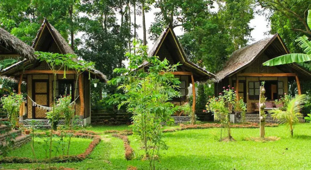 Cama en dormitorio compartido Fox & The Firefly Cottages