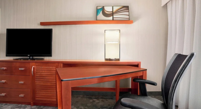 Suite Courtyard by Marriott Springfield