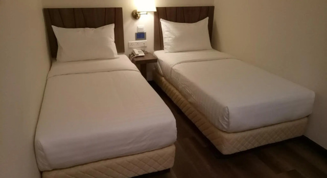 9 Square Hotel - Sri Kembangan, Забронировать Отель Сери-Кембанган Селангор