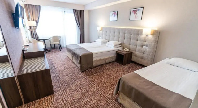 Трёхместный номер Grand с балконом Grand Hotel