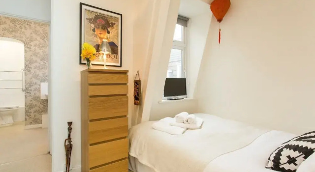 Modern Flat for 4 in Southwark, Near London Bridge, Забронировать Отель Отели Лондона 3 звезды, рядом с St Olaf House, 3*