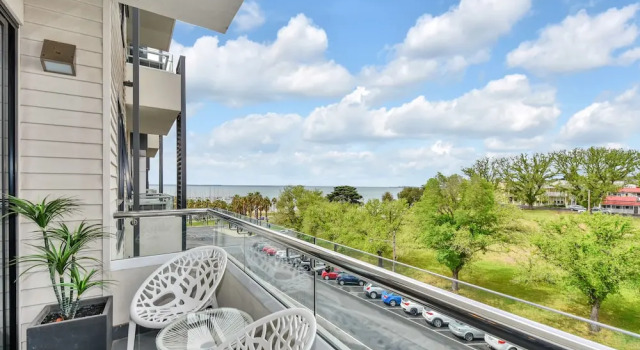 Апартаменты c 1 комнатой с балконом и с видом на парк Oaks Vue Suites Geelong