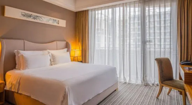 Номер Executive с балконом Pullman Foshan Shunde