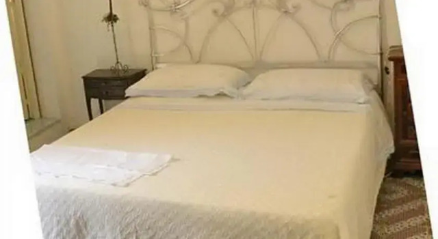 Erice 10 Sleeps House