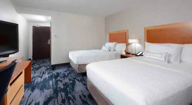 Четырёхместный номер Standard Fairfield by Marriott Inn & Suites Charlottesville North