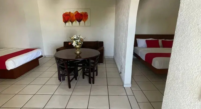Полулюкс Hotel Arcos Aeropuerto